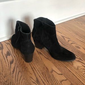 Brand new black western style booties!!